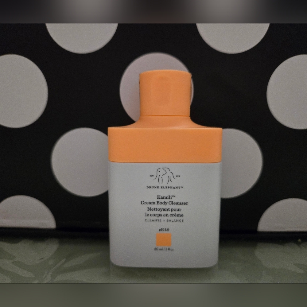 2/$15✨️DE Kamili Body Cleanser✨️